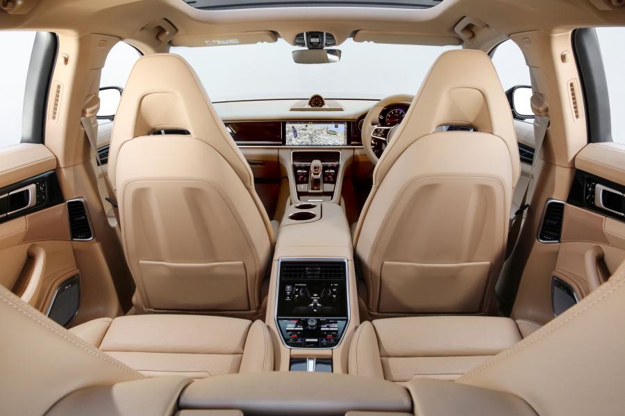 Интерьер Porsche Panamera 4S 2017 года  (AU) (фото 7 из 11)
